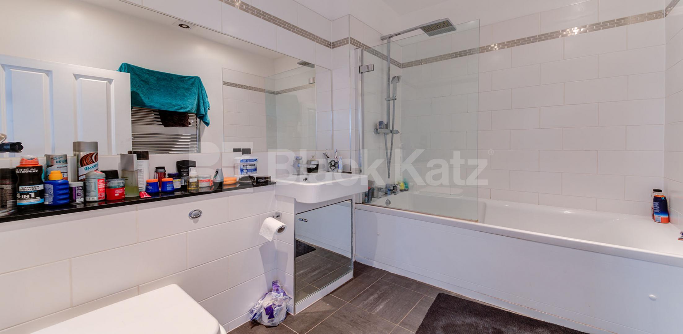 			2 Bedroom, 1 bath, 1 reception Flat			 Hillmarton Road, HILLMARTON CONSERVATION